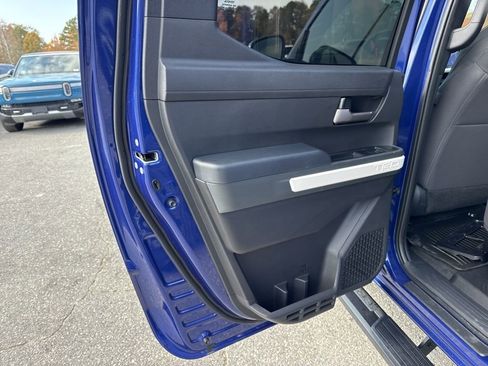 Used 2024 Toyota Tacoma TRD Sport w/ TRD Sport Upgrade Package image 27