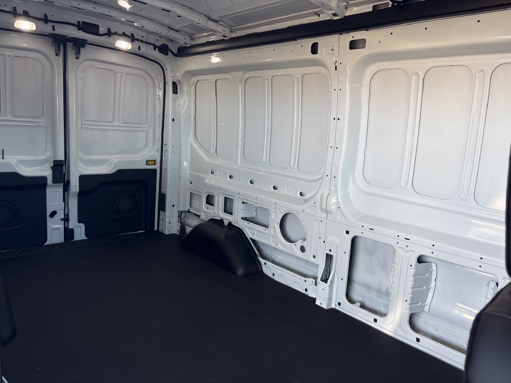 New 2026 Ford Transit 250 148 Medium Roof RWD image 21