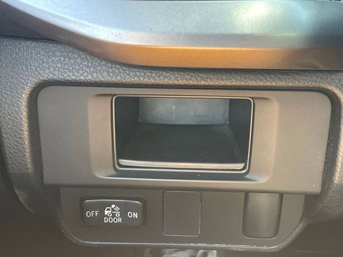 Used 2017 Toyota Tacoma SR5 w/ Tow Package image 11