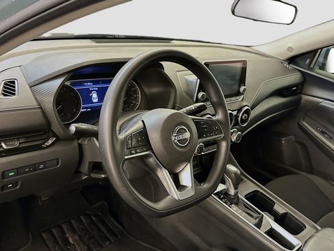 Used 2024 Nissan Sentra SV image 18