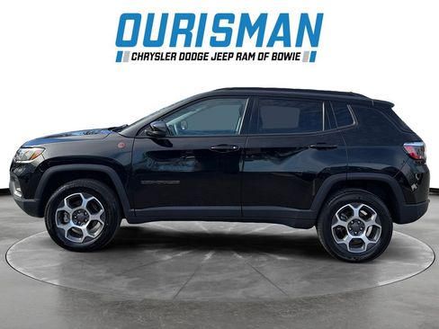 Used 2022 Jeep Compass Trailhawk image 3