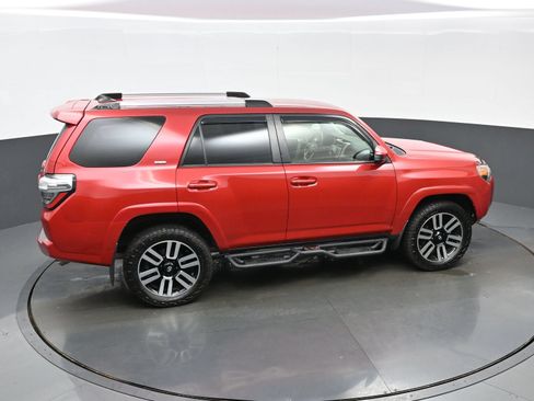 Used 2022 Toyota 4Runner SR5 AWD/4WD image 43