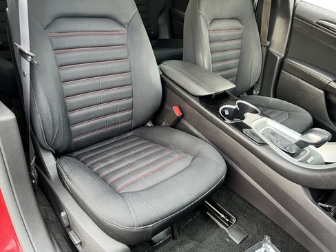 Used 2016 Ford Fusion SE AWD/4WD image 24