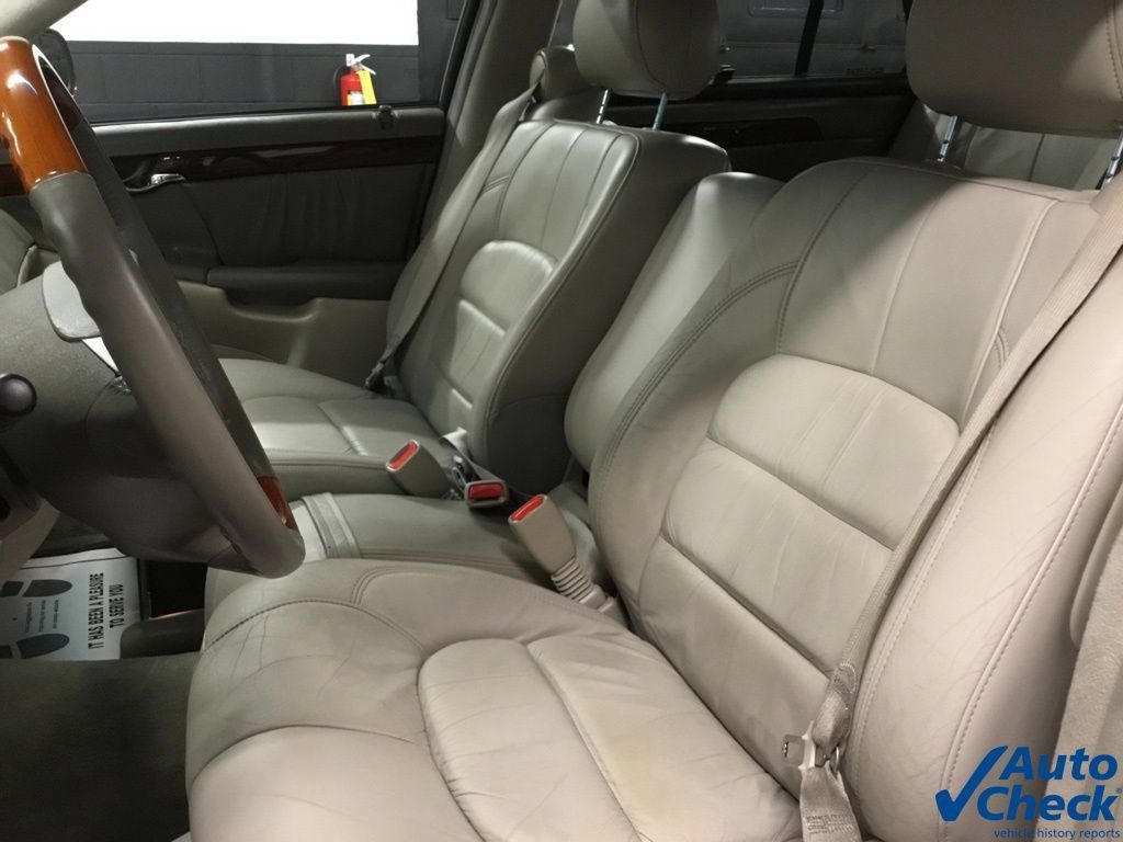 Used 2000 Cadillac De Ville DHS w/ Safety/Security Pkg FWD image 25