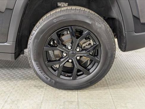 Used 2024 Jeep Grand Cherokee Altitude RWD image 34