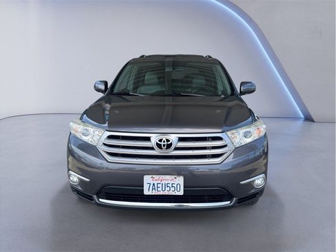 Used 2013 Toyota Highlander Limited FWD image 2