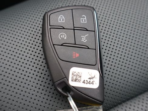 Used 2024 GMC Acadia AT4 w/ Luxury Package image 34