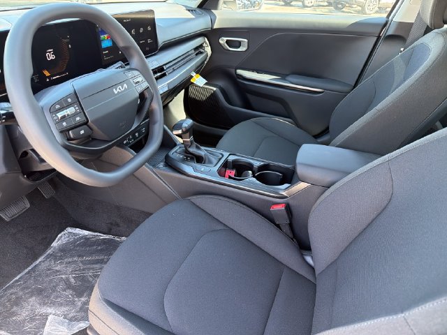 New 2026 Kia K4 FWD image 18