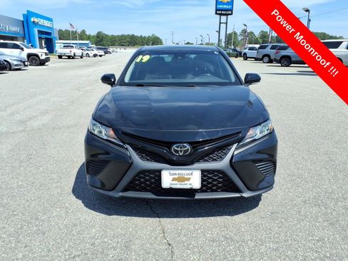 Used 2019 Toyota Camry SE w/ Convenience Package image 8