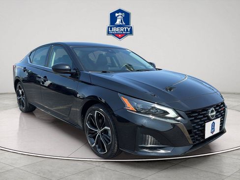 Used 2024 Nissan Altima 2.5 SR FWD image 16
