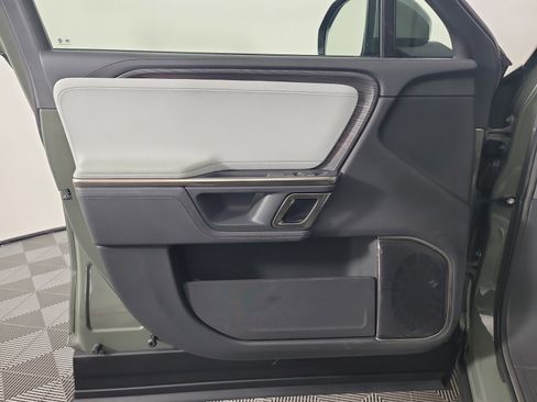 Used 2023 Rivian R1S Launch Edition image 35