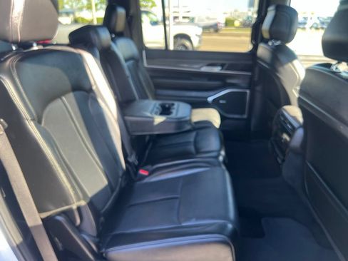 Used 2024 Jeep Wagoneer L Series II RWD image 52
