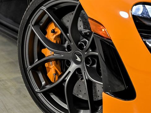Used 2023 McLaren 720S Spider RWD image 3