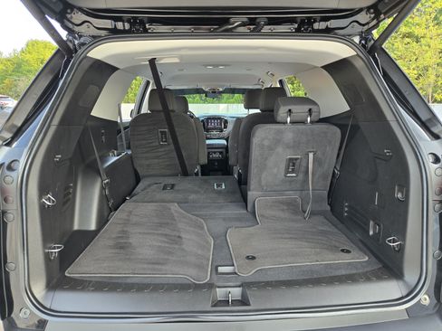 Used 2020 Chevrolet Traverse LT FWD image 25