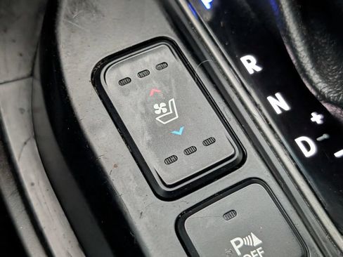 Used 2018 Hyundai Santa Fe Sport w/ 2.4L Tech Package 04 FWD image 19