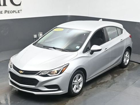 Used 2017 Chevrolet Cruze LT w/ Convenience Package FWD image 44