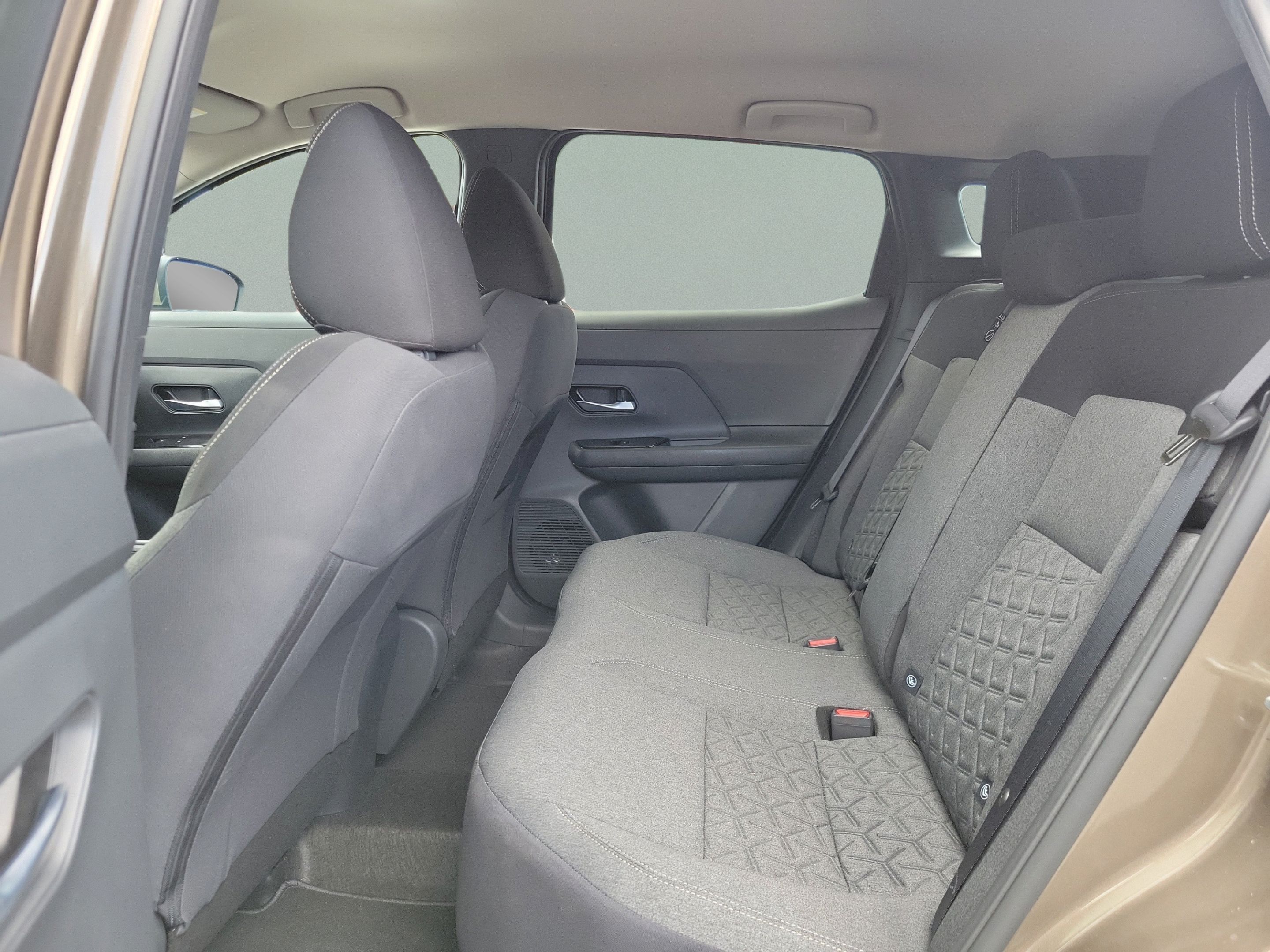 Used 2025 Nissan Kicks SV FWD image 10