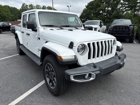Used 2021 Jeep Gladiator Overland image 4