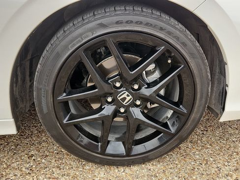 Used 2025 Honda Civic Sport image 8