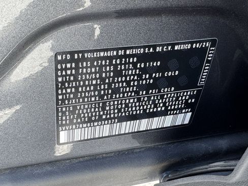 Used 2025 Volkswagen Tiguan SE FWD image 37