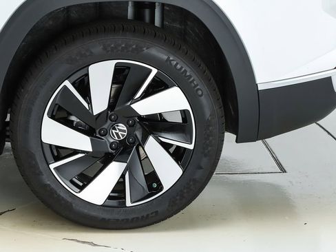 New 2026 Volkswagen Atlas Cross Sport SEL image 45