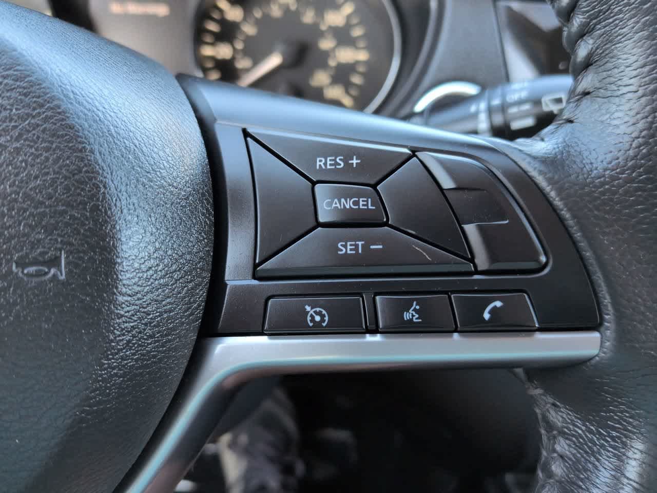 Used 2018 Nissan Rogue SV FWD image 24