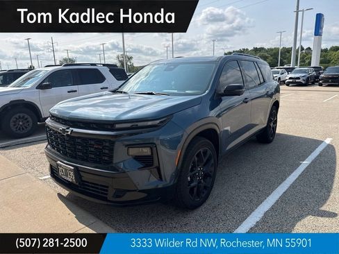 Used 2026 Chevrolet Traverse RS AWD/4WD image 1