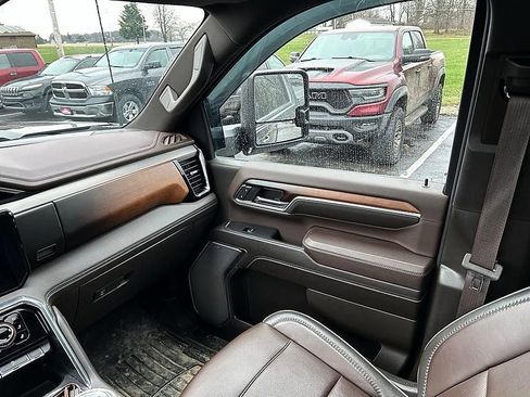 Used 2024 GMC Sierra 2500 Denali w/ Denali Reserve Package image 12