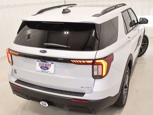 New 2026 Ford Explorer ST-Line w/ ST-Line Street Pack AWD/4WD image 40