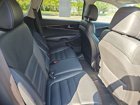 Used 2017 Kia Sorento AWD w/ LX Convenience Package image 15