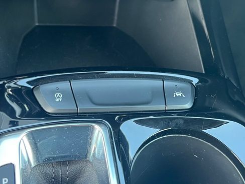 Used 2025 Chevrolet Trax LT FWD image 27