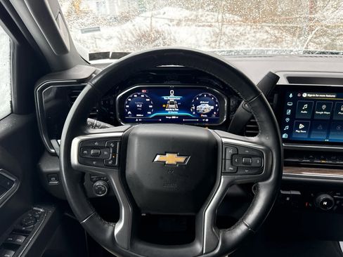 Used 2025 Chevrolet Silverado 1500 LT image 14