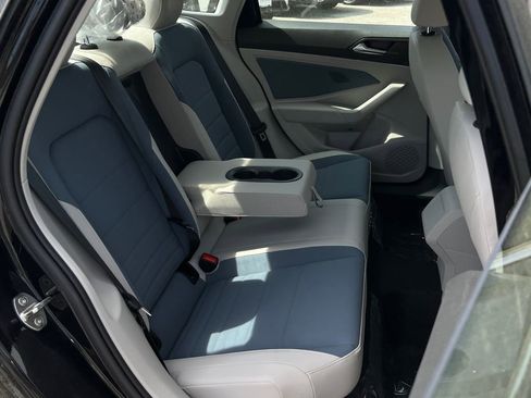 New 2026 Volkswagen Jetta SE FWD image 9