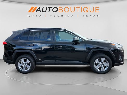 Used 2022 Toyota RAV4 LE AWD/4WD image 6