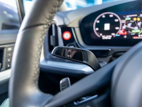 Certified 2026 Porsche Cayenne Coupe image 34