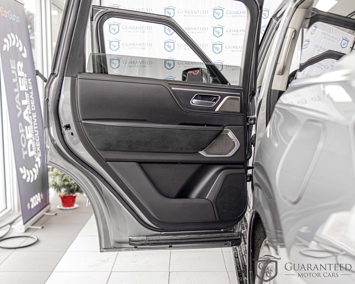 Used 2025 INFINITI QX80 Sensory AWD/4WD image 33