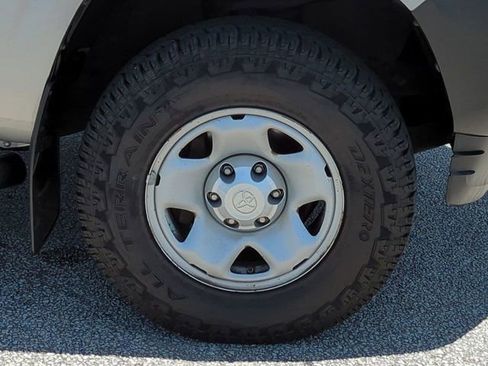 Used 2018 Toyota Tacoma SR RWD image 11