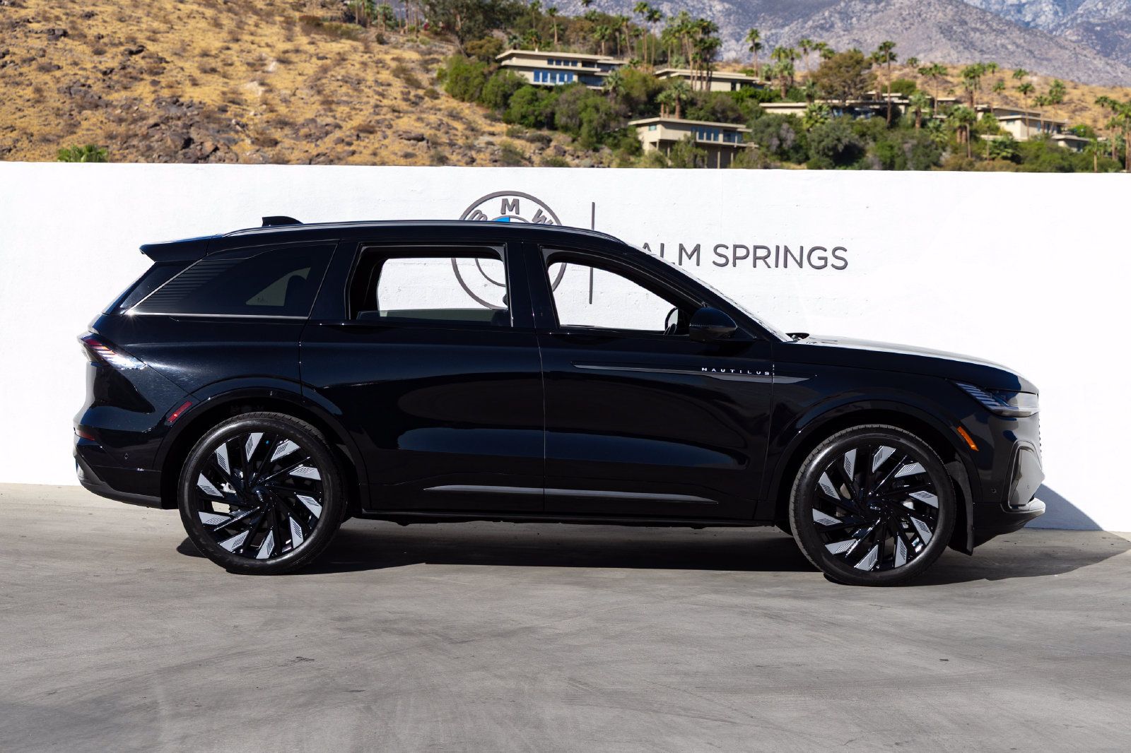 Used 2024 Lincoln Nautilus Reserve w/ Equipment Group 202A AWD/4WD image 6