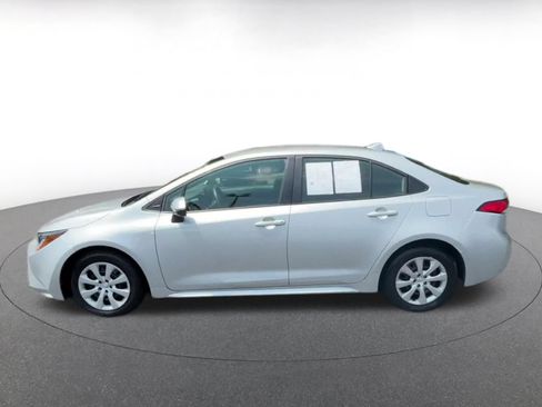 Used 2025 Toyota Corolla LE FWD image 7