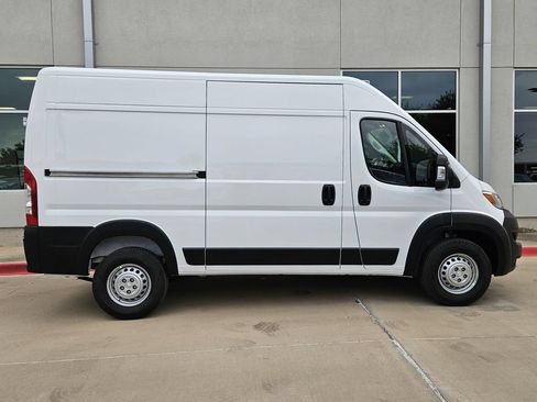New 2026 RAM ProMaster 1500 w/ Convenience Group FWD image 4