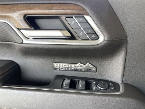 Used 2023 Chevrolet Silverado 1500 High Country w/ Z71 Off-Road Package image 23