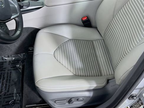 Used 2018 Toyota Camry SE image 17