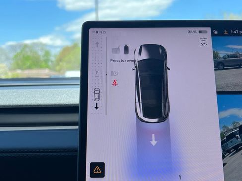 Used 2026 Tesla Model Y Long Range image 24