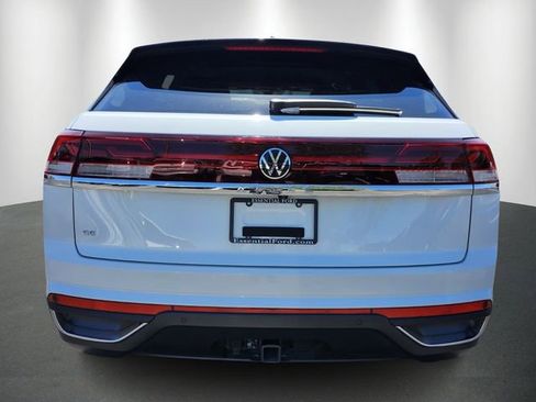 Used 2025 Volkswagen Atlas Cross Sport SE FWD image 4