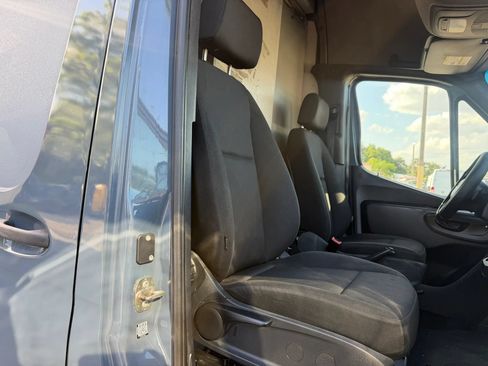 Used 2019 Mercedes-Benz Sprinter 170 image 18
