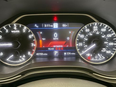 Used 2023 Nissan Maxima SR w/ Sport Mat Group FWD image 13