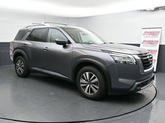 Used 2023 Nissan Pathfinder SL video 2
