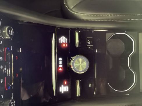 Used 2023 Jeep Grand Cherokee Overland image 11