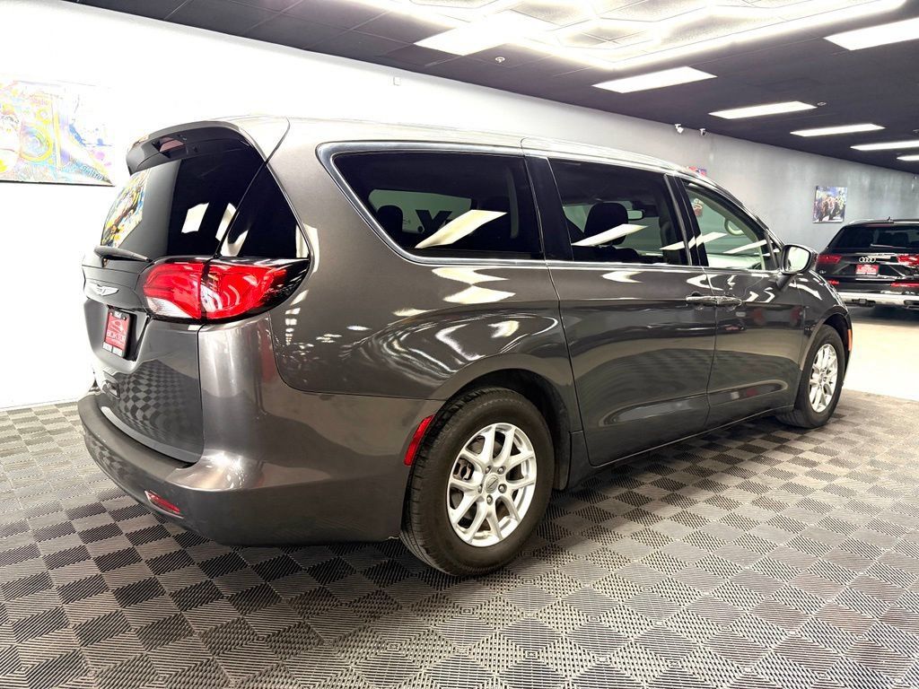 Used 2023 Chrysler Voyager LX FWD image 15