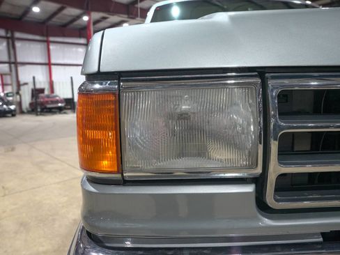 Used 1990 Ford F150 4x4 Regular Cab image 34